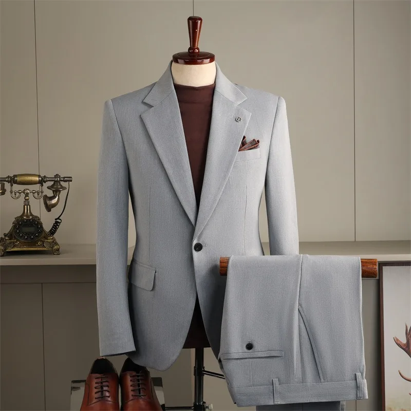 Мужской костюм KIDWHXR: однобортный пиджак с отложным воротником и однотонные брюки, британский стиль, деловой повседневный комплект из 2 предметов
Мужской костюм KIDWHXR: однобортный пиджак с отложным воротником и однотонные брюки, британский стиль, деловой повседневный комплект из 2 предметов