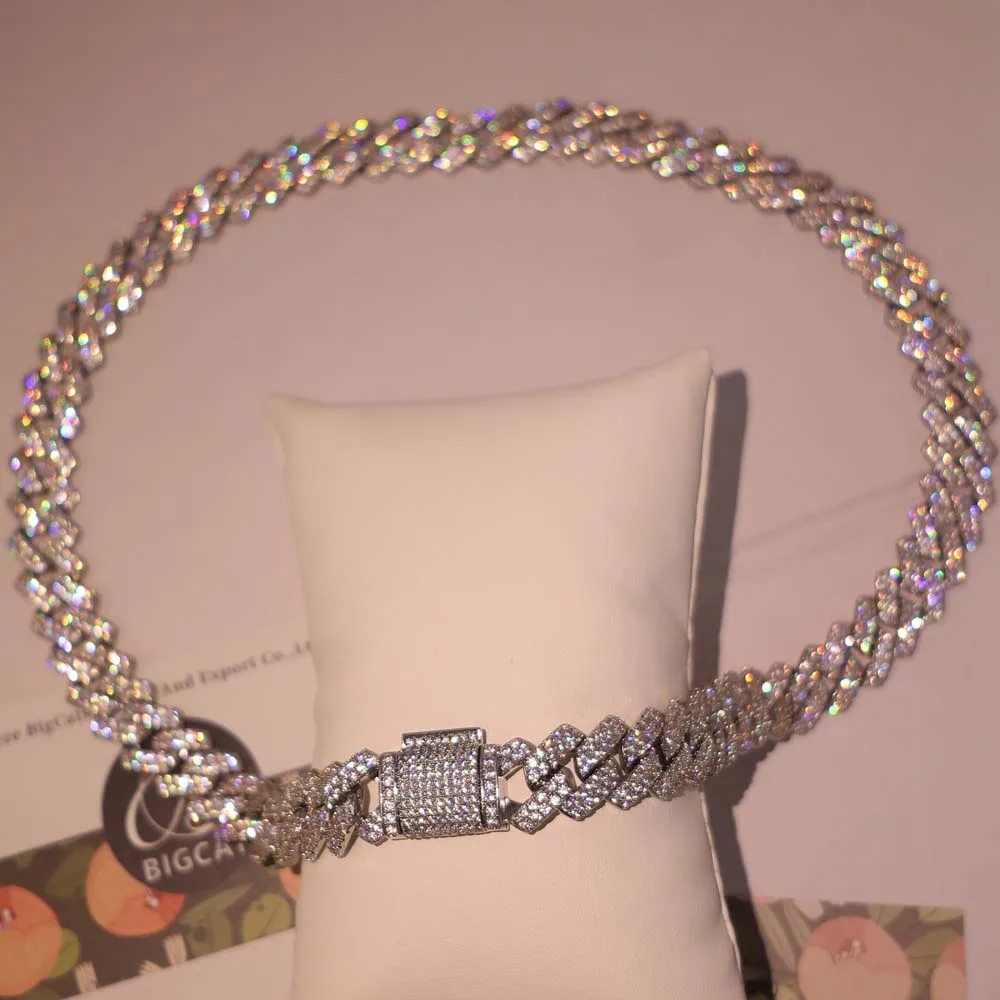 24 Inch Sterling Silver 925 Chain - Durable Lab-Created Diamond 
24 Inch Sterling Silver 925 Chain - Durable Lab-Created Diamond