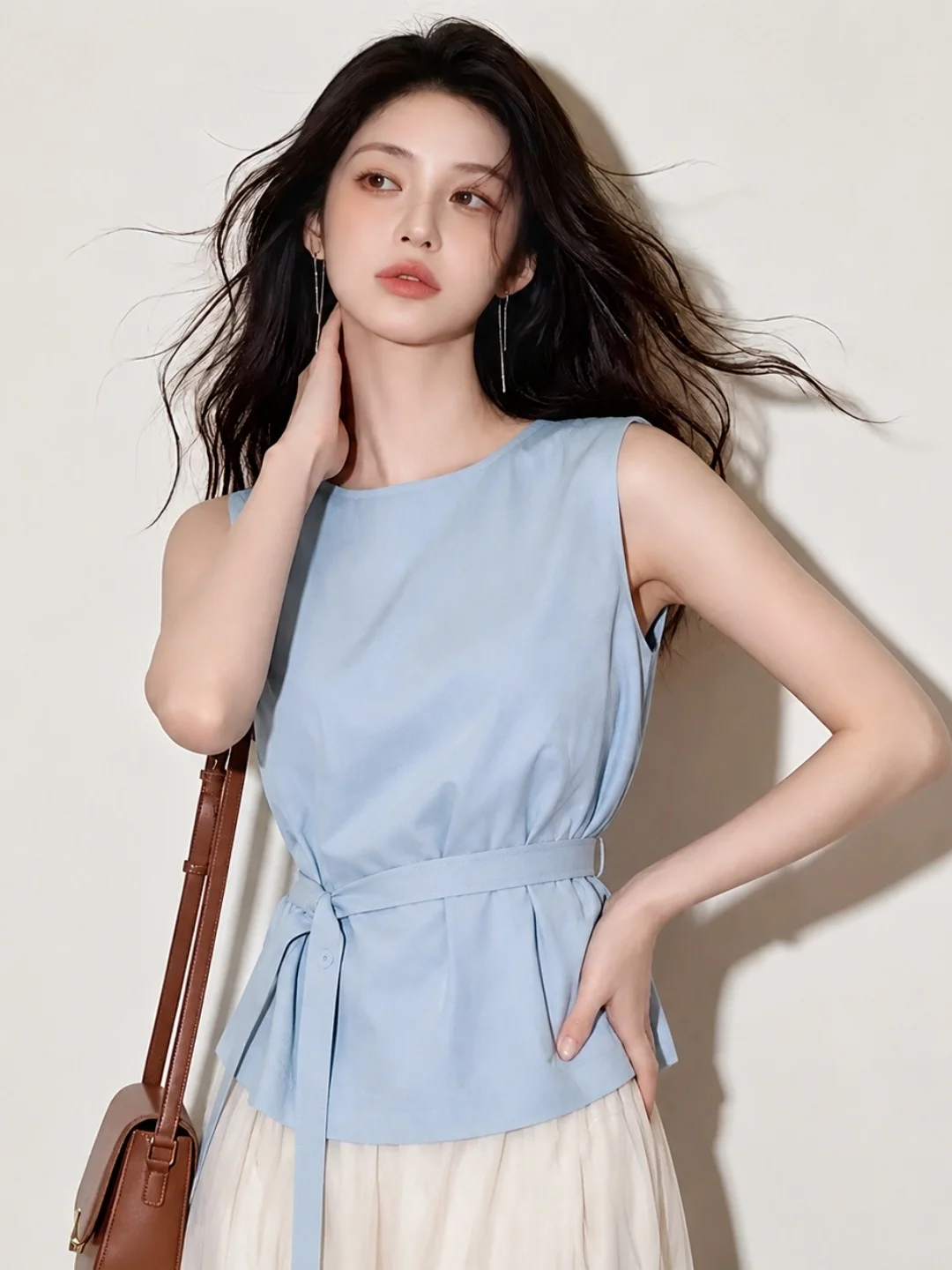 Summer 2026 Women's Pure Color Versatile Commute Fashion Sleeveless Vest Korean Design Sense Belt Waist Slimming Top
Summer 2026 Women's Pure Color Versatile Commute Fashion Sleeveless Vest Korean Design Sense Belt Waist Slimming Top