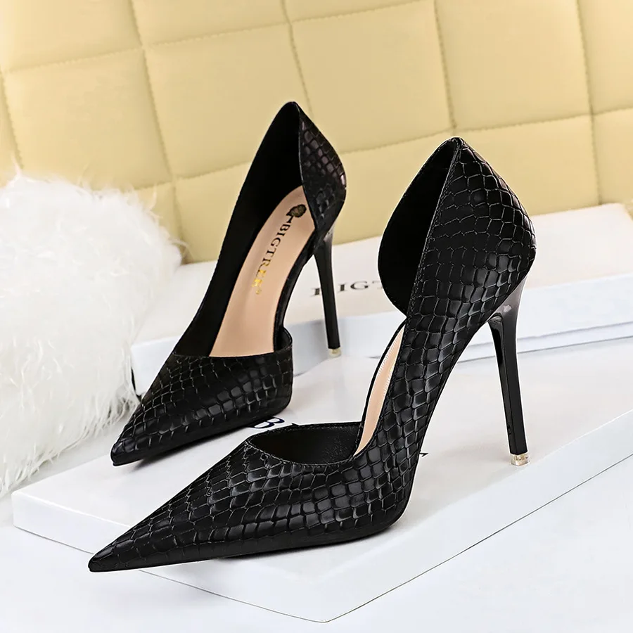 Women Sexy Nightclub Slim Super Shallow Side Hollow High Heel Snakes Ladies Shoes туфли каблуке обувь женщин летняя Women Pumps
Women Sexy Nightclub Slim Super Shallow Side Hollow High Heel Snakes Ladies Shoes туфли каблуке обувь женщин летняя Women Pumps