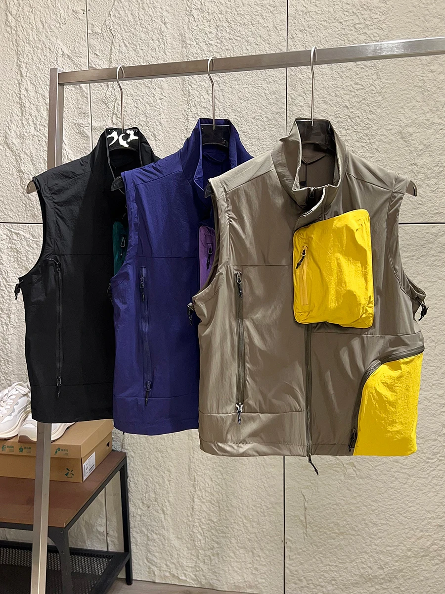 Outdoor Mountain Series Unisex New Color Collision Large Pocket Waterproof Hiking Stand Collar Vest Jacket Youth Casual Nylon
Outdoor Mountain Series Unisex New Color Collision Large Pocket Waterproof Hiking Stand Collar Vest Jacket Youth Casual Nylon