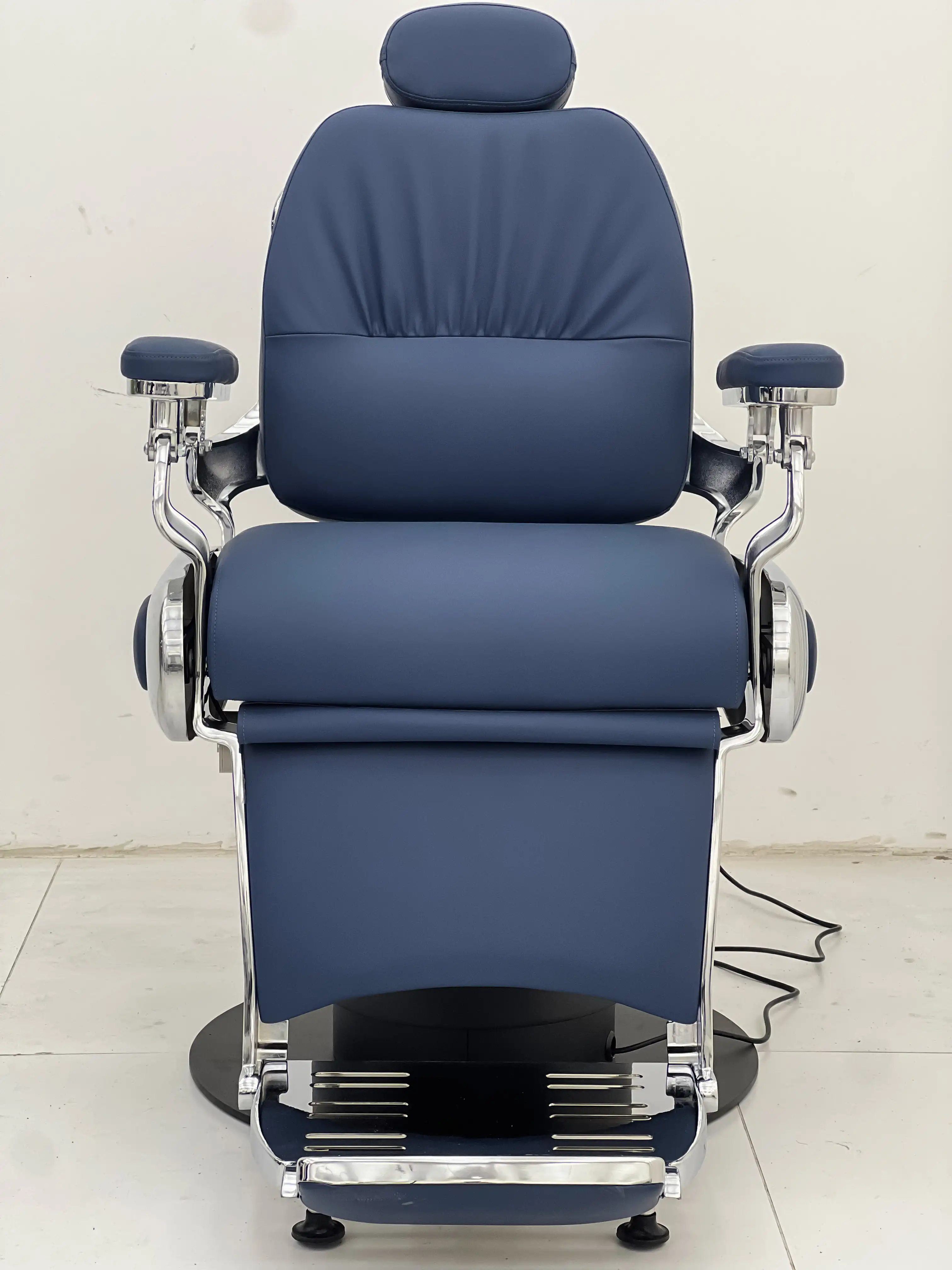 Парикмахерское кресло для мужчин, массажное кресло для барбершопа, кресло для салона красоты, кресло для стилиста
Парикмахерское кресло для мужчин, массажное кресло для барбершопа, кресло для салона красоты, кресло для стилиста