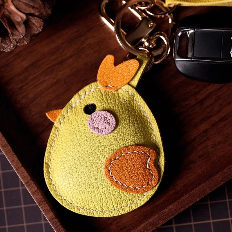 Кулон с курицей, подвеска из французской овчины, сумка с подвеской для телефона, брелок из натуральной кожи ручной работы.
Кулон с курицей, подвеска из французской овчины, сумка с подвеской для телефона, брелок из натуральной кожи ручной работы.