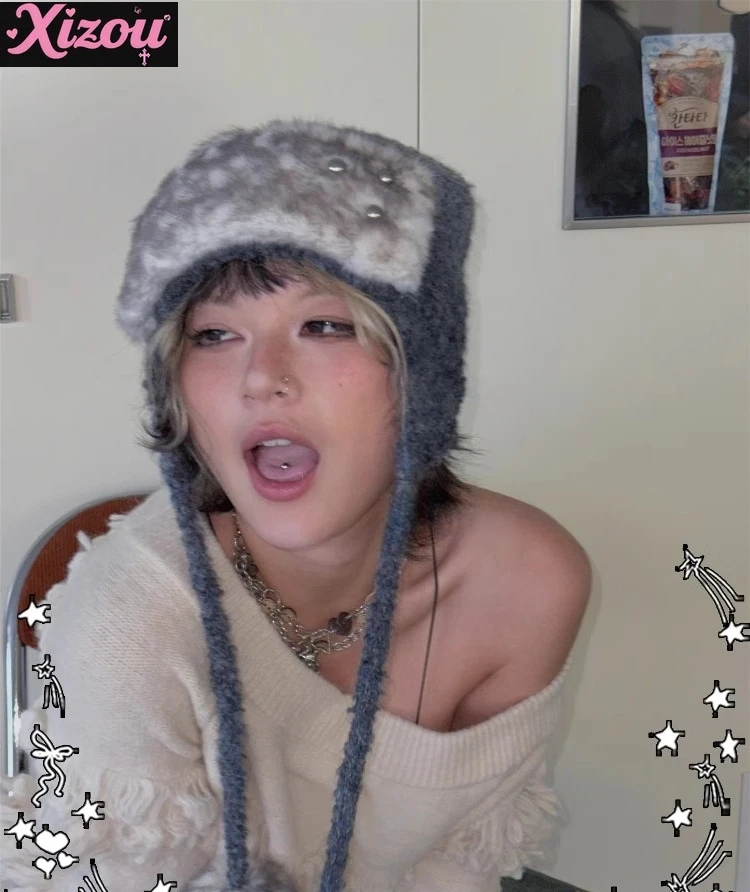 Japanese Original Street Subculture Y2k Versatile Ear Protectors Fluffy Rivets Cold Hat Warm Brimless Lei Feng Knitted Hat Women
Japanese Original Street Subculture Y2k Versatile Ear Protectors Fluffy Rivets Cold Hat Warm Brimless Lei Feng Knitted Hat Women