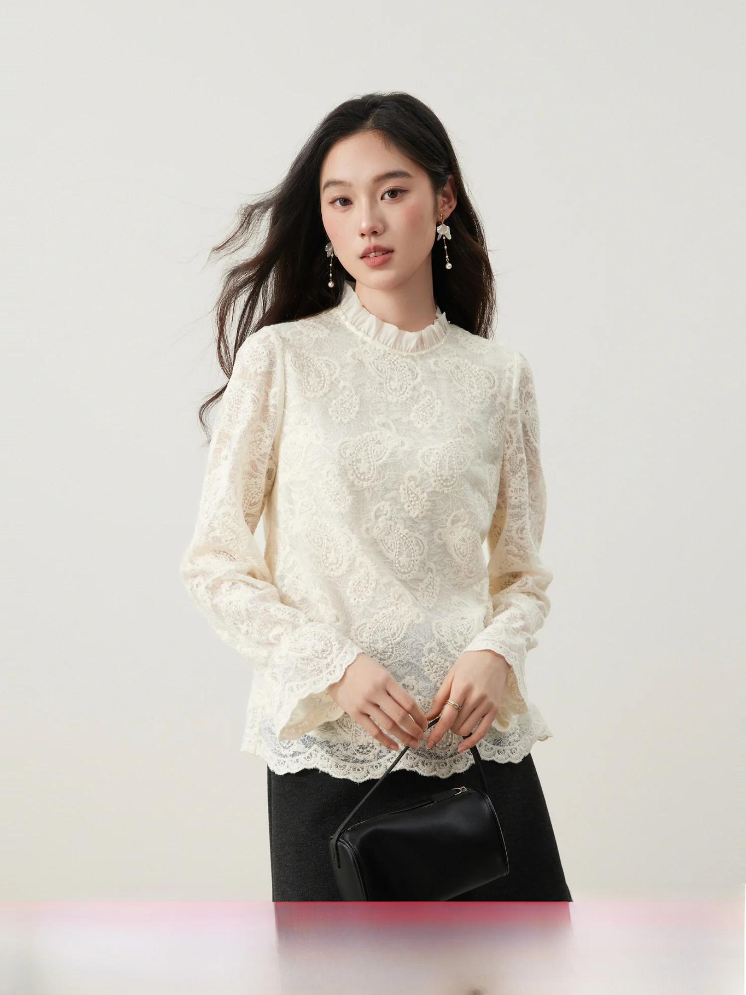 Французская кружевная вышивка, ажурная женская базовая футболка-топ для ношения под одеждой, прямой крой, длинный рукав, круглый вырез, полиэстер...
Французская кружевная вышивка, ажурная женская базовая футболка-топ для ношения под одеждой, прямой крой, длинный рукав, круглый вырез, полиэстер...