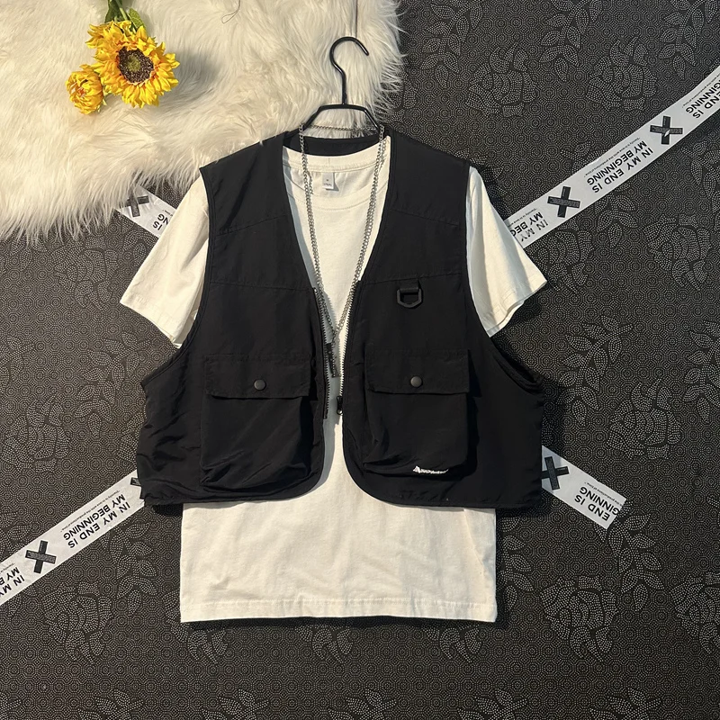 Summer 2024 Men's Outdoor Functional Vest V-Ne 3D ket Bal Vintage Workwear oulder Jaet Trendy Loose Fit Zipper ...
Summer 2024 Men's Outdoor Functional Vest V-Ne 3D ket Bal Vintage Workwear oulder Jaet Trendy Loose Fit Zipper ...