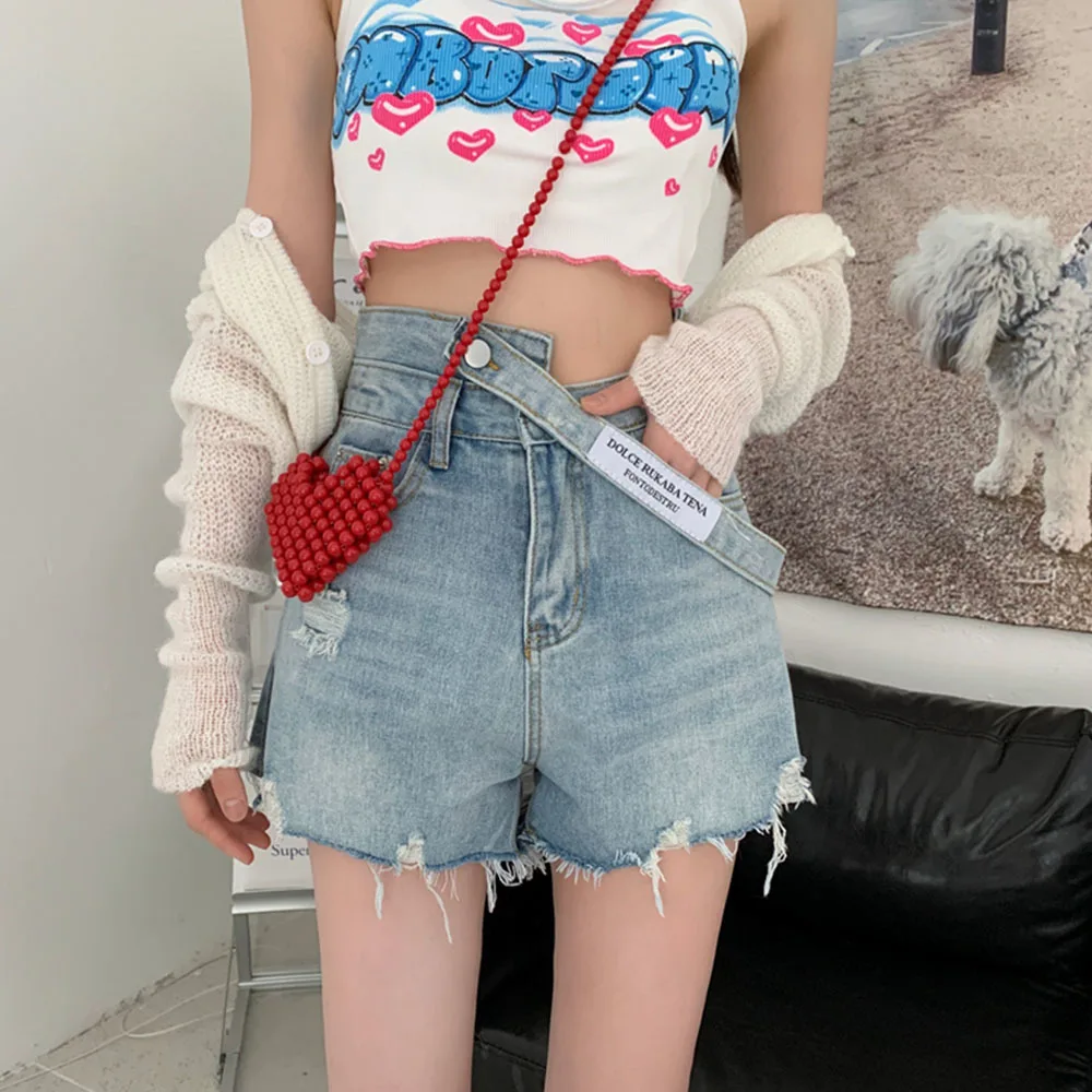 2022 New Summer Women's High Waist Button Wide Leg Jeans Shorts Casual Women's Loose Blue Jeans Shorts
2022 New Summer Women's High Waist Button Wide Leg Jeans Shorts Casual Women's Loose Blue Jeans Shorts