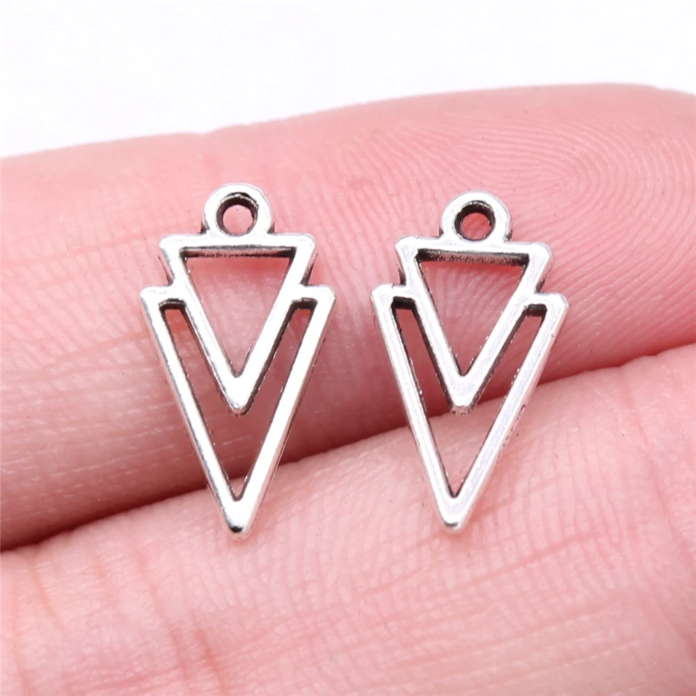 Wholesale 400pcs/bag 16x9mm Hollow Triangle Geometry Charms Antique Silver Color For DIY Jewelry Making Zinc Alloy Charms
Wholesale 400pcs/bag 16x9mm Hollow Triangle Geometry Charms Antique Silver Color For DIY Jewelry Making Zinc Alloy Charms