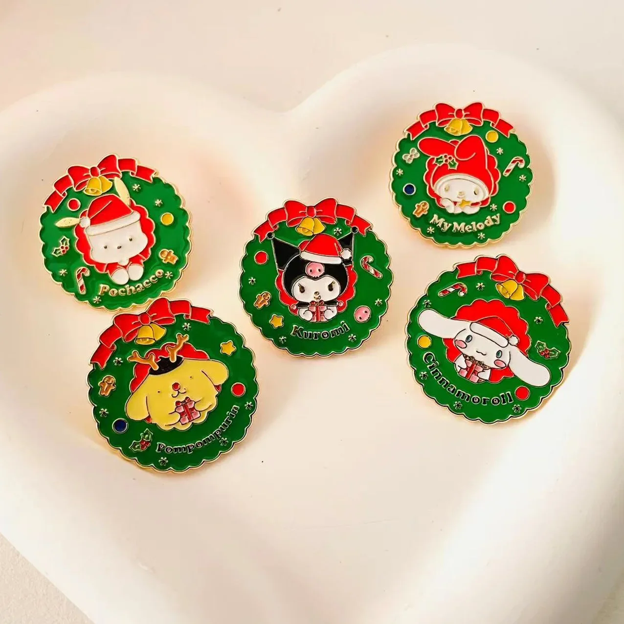 MINISO exquisite KT Cat Cinnamon Dog Coulomi Broochs Sanrio Metal Badge Cute Pin accessory Friends Gifts Christmas gift
MINISO exquisite KT Cat Cinnamon Dog Coulomi Broochs Sanrio Metal Badge Cute Pin accessory Friends Gifts Christmas gift