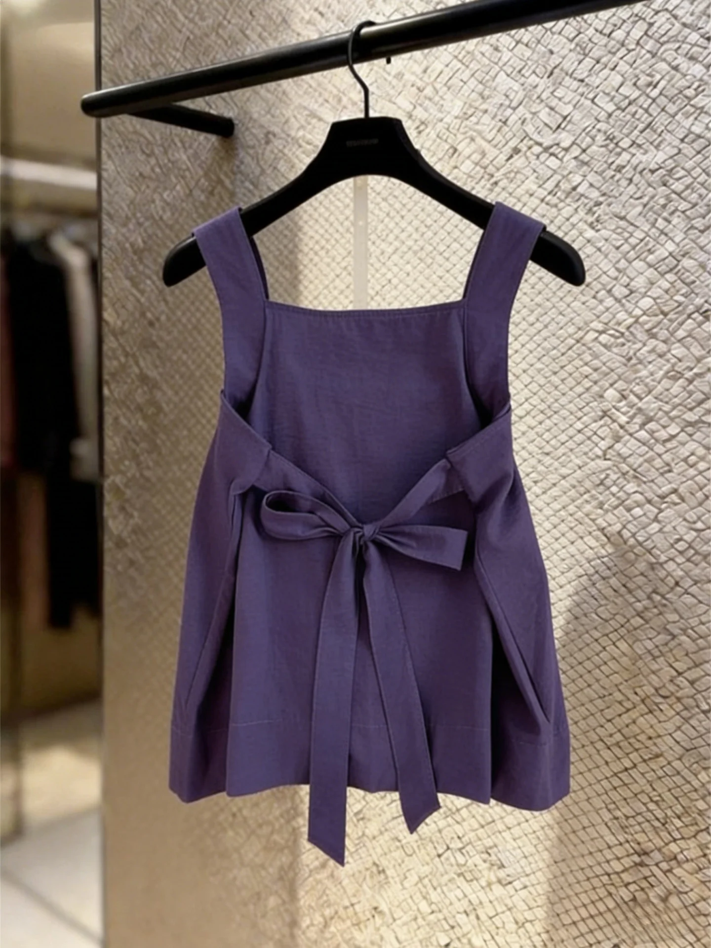 Summer New Style Women's Knot Strapless Vest Slimming Outerwear Shirt French Style Loose Fit Cotton Chiffon Top
Summer New Style Women's Knot Strapless Vest Slimming Outerwear Shirt French Style Loose Fit Cotton Chiffon Top