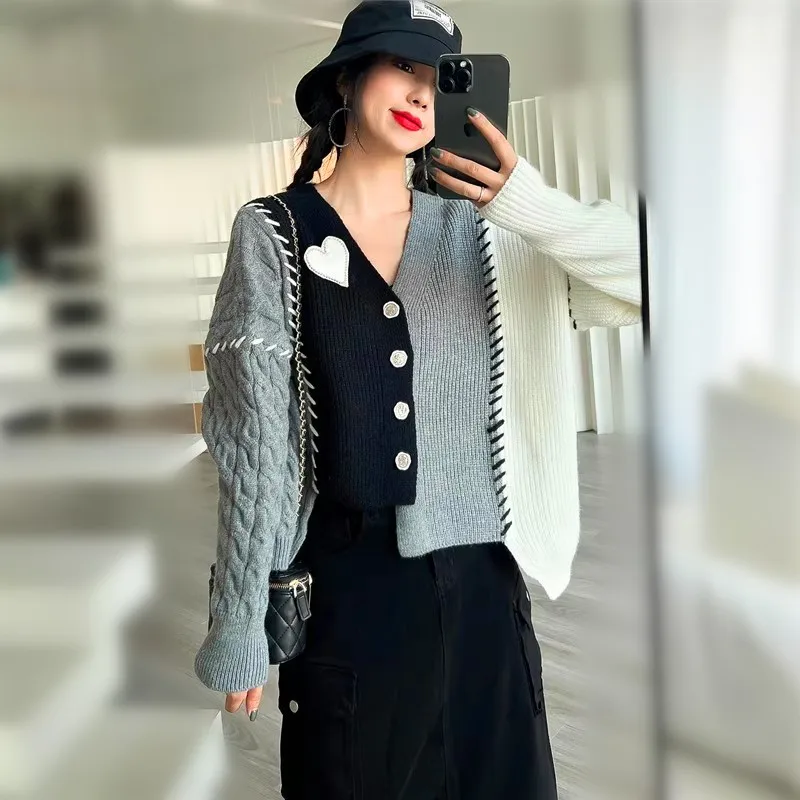 Ins V Neck Women Irregular Love Design Knitted Cardigan Loose Handmade Sweaters Spliced Patchwork Jumper Sweaters Coats NZ220
Ins V Neck Women Irregular Love Design Knitted Cardigan Loose Handmade Sweaters Spliced Patchwork Jumper Sweaters Coats NZ220