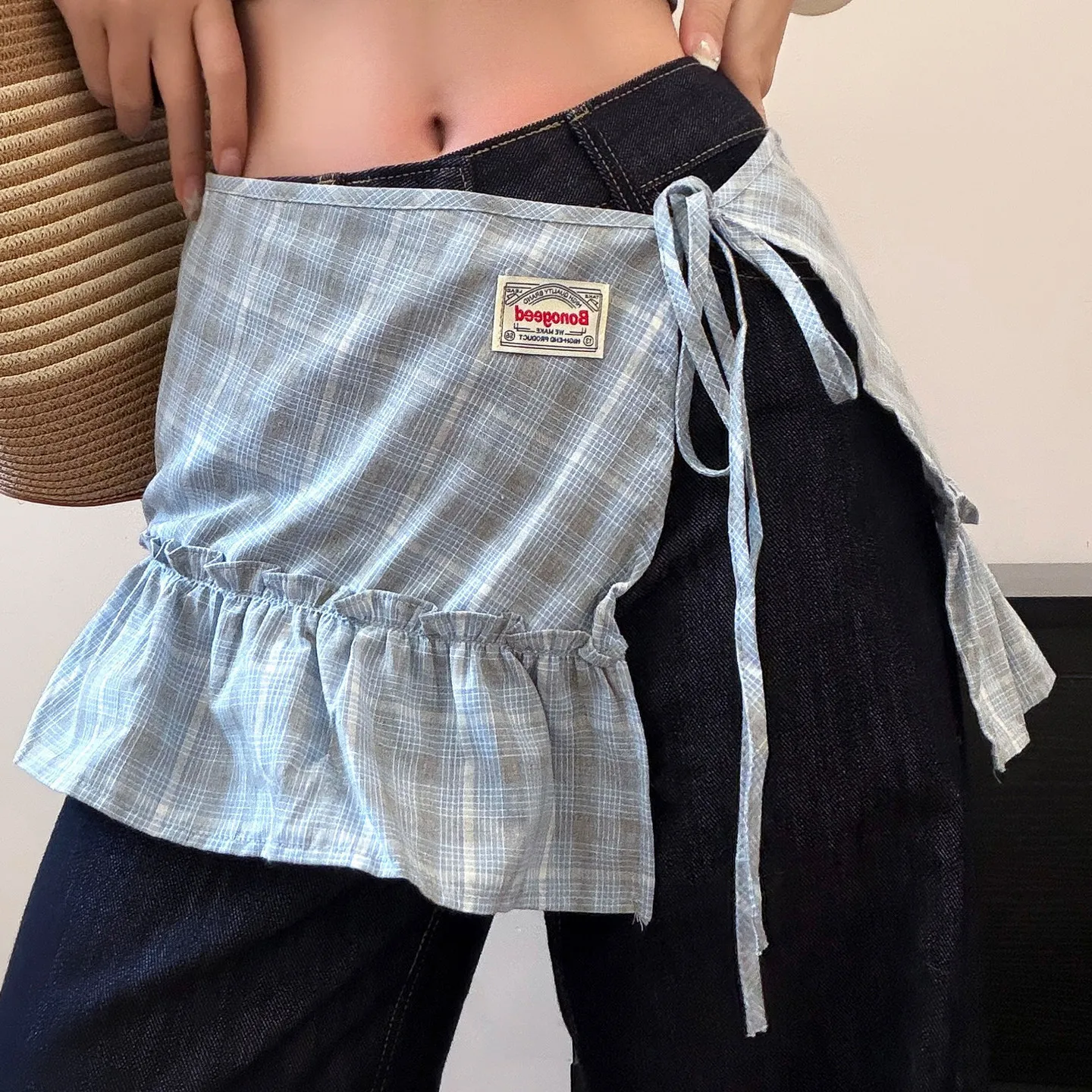 2026 New Korean Style Blue Plaid Mini Skirt Women Elegant Layering Piece Fake Top Hemline Jean Matching Waist Decor Skirt
2026 New Korean Style Blue Plaid Mini Skirt Women Elegant Layering Piece Fake Top Hemline Jean Matching Waist Decor Skirt