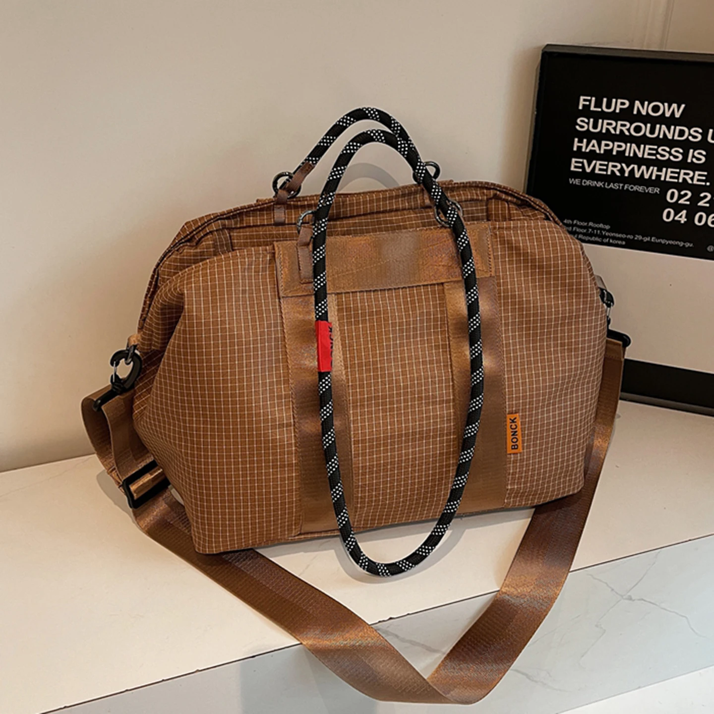 Новинка 2025 года, клетчатая большая сумка, женская большая сумка Capaci, сумка через плечо на одно плечо, дорожная сумка, легкая водонепроницаемая дорожная сумка
Новинка 2025 года, клетчатая большая сумка, женская большая сумка Capaci, сумка через плечо на одно плечо, дорожная сумка, легкая водонепроницаемая дорожная сумка