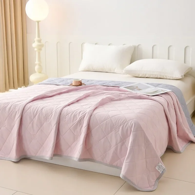 2025 popular ice cream cool silk solid color summer quilt cool and comfortable summer single summer quilt feel comfortable
2025 popular ice cream cool silk solid color summer quilt cool and comfortable summer single summer quilt feel comfortable