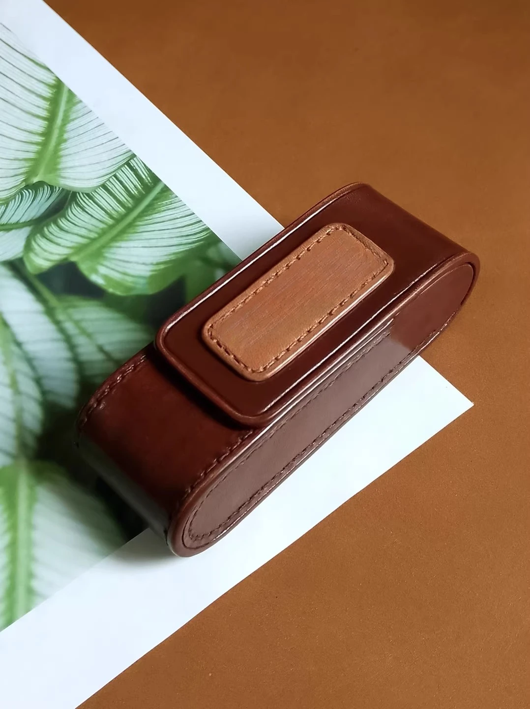 Ten-hole blues harmonica leather bag blues harmonica cowhide storage box
Ten-hole blues harmonica leather bag blues harmonica cowhide storage box