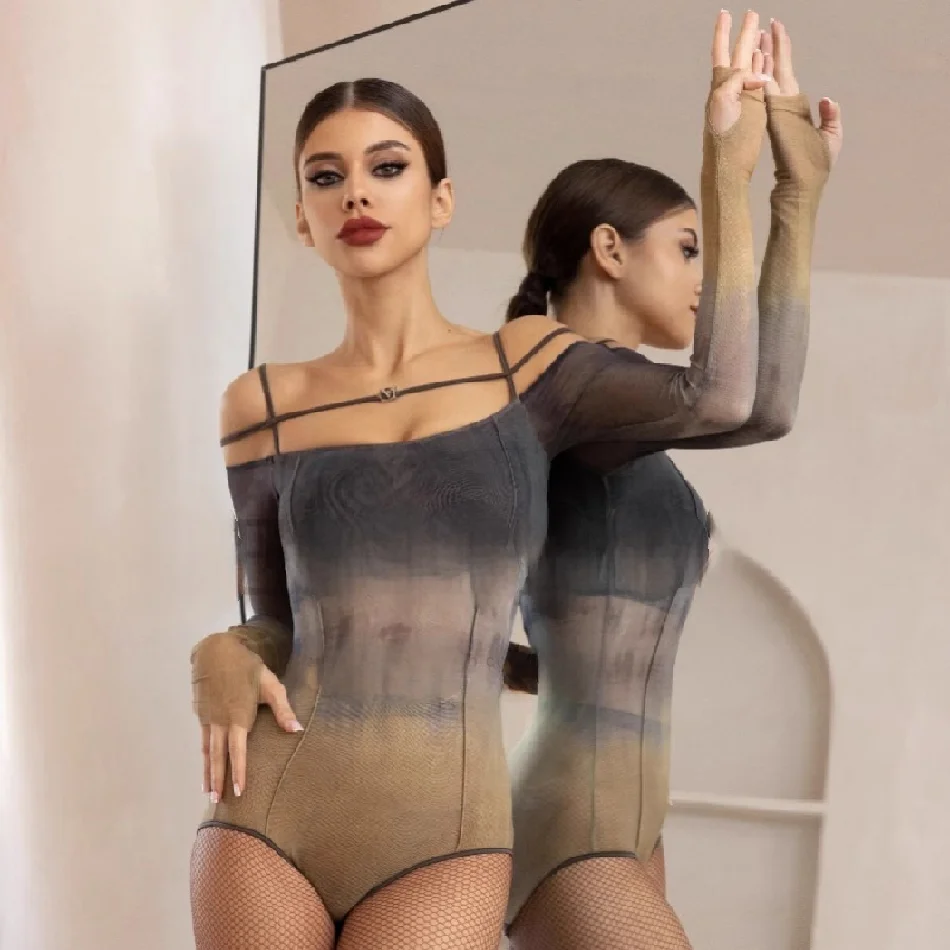 2026 Female Latin Dance Practice Clothes Long Sleeve Sexy Stage Performance Dancewear Professional Cha Cha Ballroom Wear MC058
2026 Female Latin Dance Practice Clothes Long Sleeve Sexy Stage Performance Dancewear Professional Cha Cha Ballroom Wear MC058
