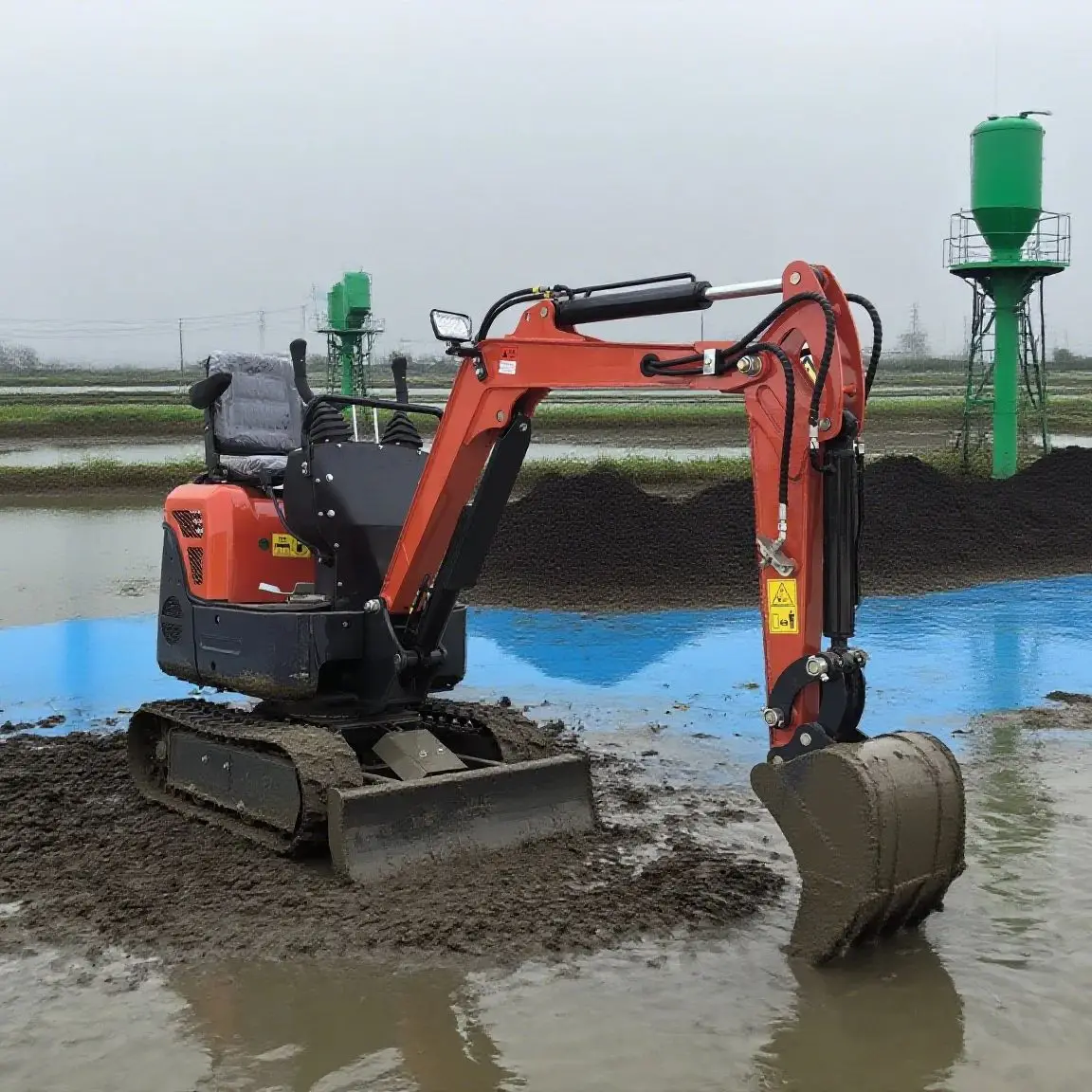 New small excavator for sale tracked household agricultural garden machine with ERUO 5 EPA
New small excavator for sale tracked household agricultural garden machine with ERUO 5 EPA