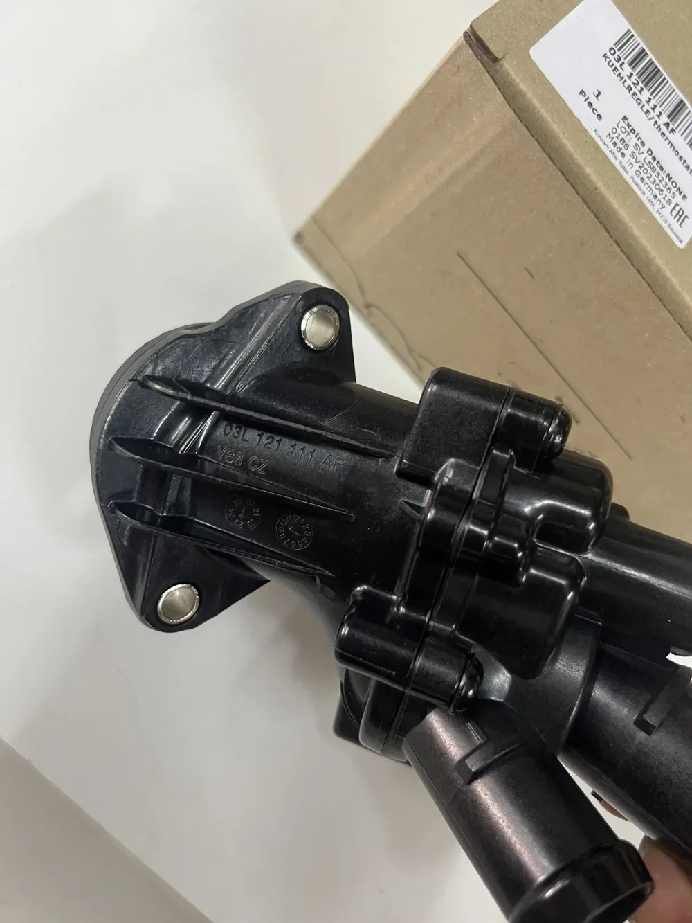 Made In Germany Engine Coolant Thermostat 87℃ With Housing Set 03L121111F For Volkswagen TRANSPORTER T5 GENUINE NEW 03L121111AF
Made In Germany Engine Coolant Thermostat 87℃ With Housing Set 03L121111F For Volkswagen TRANSPORTER T5 GENUINE NEW 03L121111AF