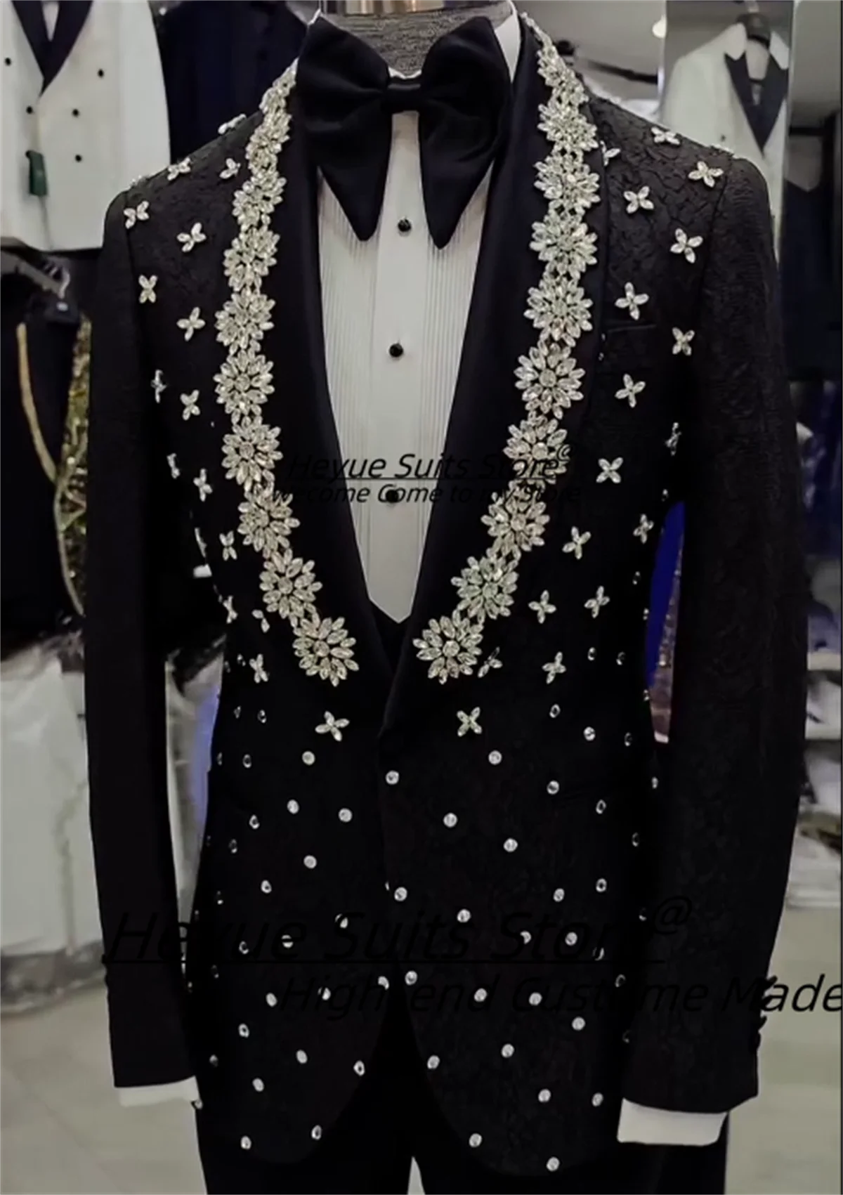 Luxuly Black Elegant Men Suits Shiny Beadwork Groom Wedding Tuxedos 3 Pieces Sets Male Prom Party Blazers Elegant Costume Homme
Luxuly Black Elegant Men Suits Shiny Beadwork Groom Wedding Tuxedos 3 Pieces Sets Male Prom Party Blazers Elegant Costume Homme
