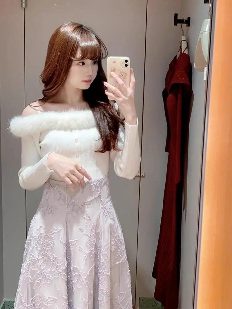 Sweet Japanese Style Knitted Sweater with Fur Collar Splice Strap Design Long Sleeve Women's Top New Autumn Winter Collection
Sweet Japanese Style Knitted Sweater with Fur Collar Splice Strap Design Long Sleeve Women's Top New Autumn Winter Collection