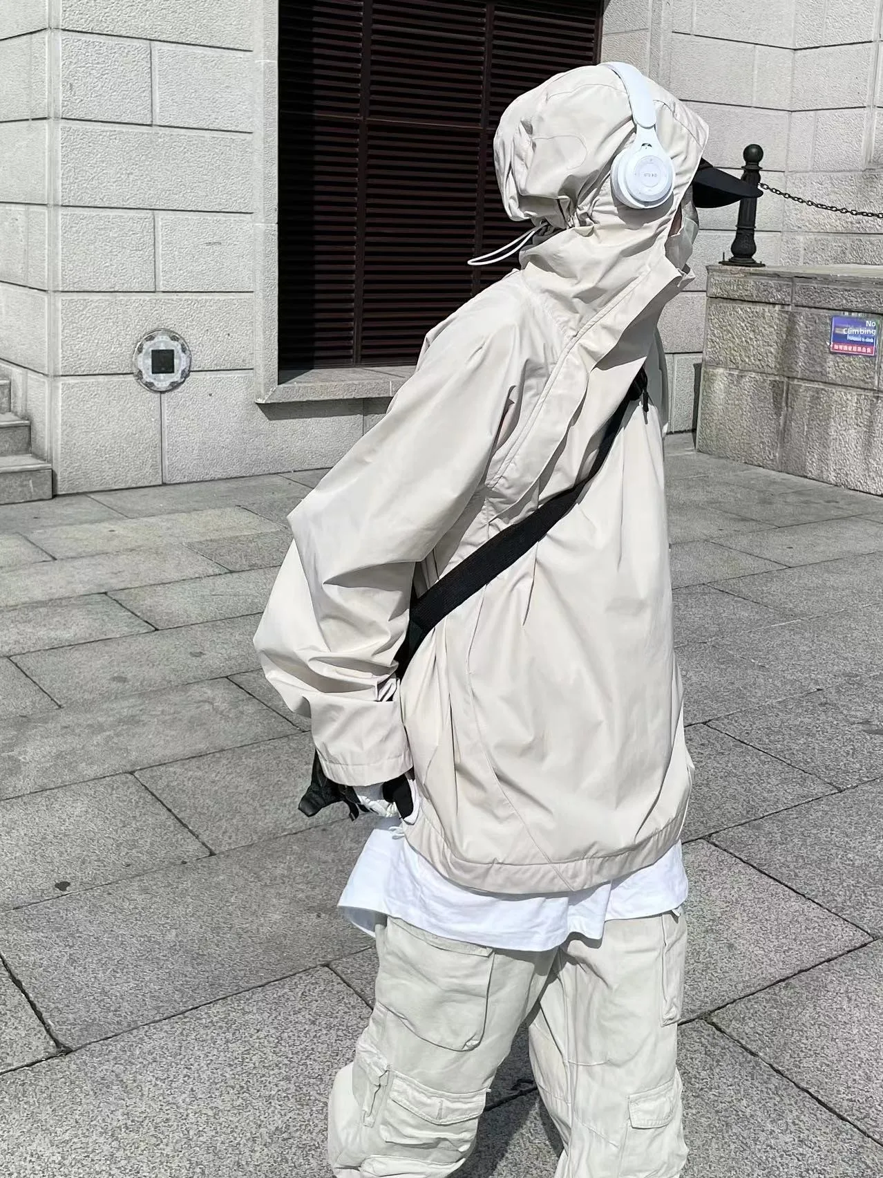 Куртка TRB American Casual Outdoor с молнией, водонепроницаемая, ветрозащитная, молодежная, свободного кроя, с капюшоном и боковыми карманами
Куртка TRB American Casual Outdoor с молнией, водонепроницаемая, ветрозащитная, молодежная, свободного кроя, с капюшоном и боковыми карманами