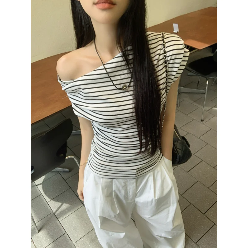 Women's Elegant T-Shirt Stripe Off Shoulder Asymmetric Collar Top Slim Pure Desire Blouse For Summer Street Daily Outfit
Women's Elegant T-Shirt Stripe Off Shoulder Asymmetric Collar Top Slim Pure Desire Blouse For Summer Street Daily Outfit