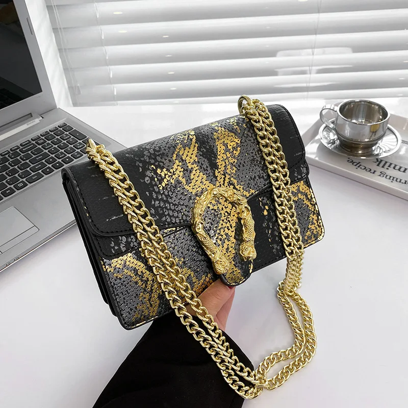 Европейская сумка подмышки из змеиной кожи 2025, женская квадратная сумка через плечо с цепочкой, через плечо «день-ночь», повседневная сумка на ремне, модная
Европейская сумка подмышки из змеиной кожи 2025, женская квадратная сумка через плечо с цепочкой, через плечо «день-ночь», повседневная сумка на ремне, модная