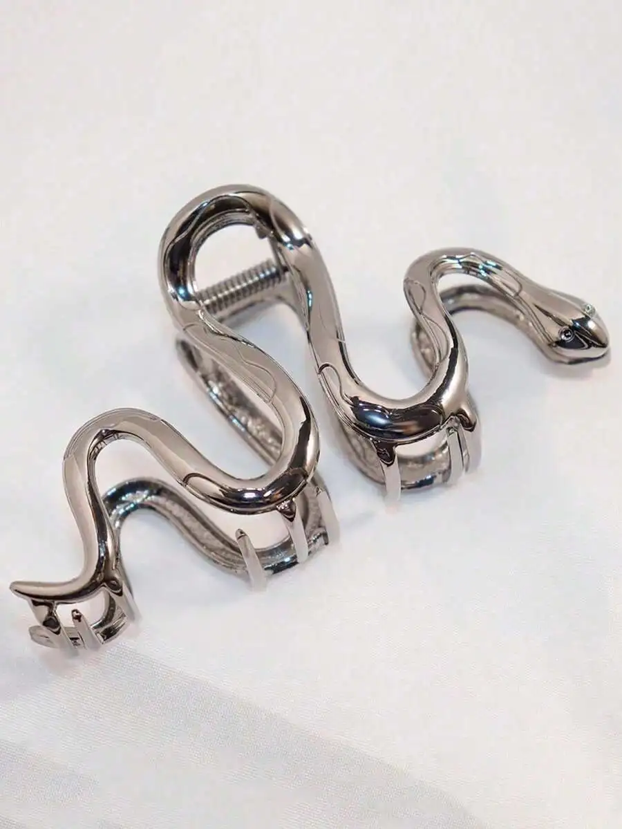 Gothic Snake Metal Hair Claw Clip Y2K Style Minimalist Women Accessory
Gothic Snake Metal Hair Claw Clip Y2K Style Minimalist Women Accessory