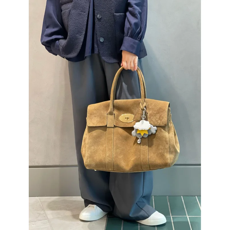 New genuine leather Matte Cowhide Briefcase Underarm Simple Fashion Large Capacity designer luxury Shoulder popular tote bag
New genuine leather Matte Cowhide Briefcase Underarm Simple Fashion Large Capacity designer luxury Shoulder popular tote bag