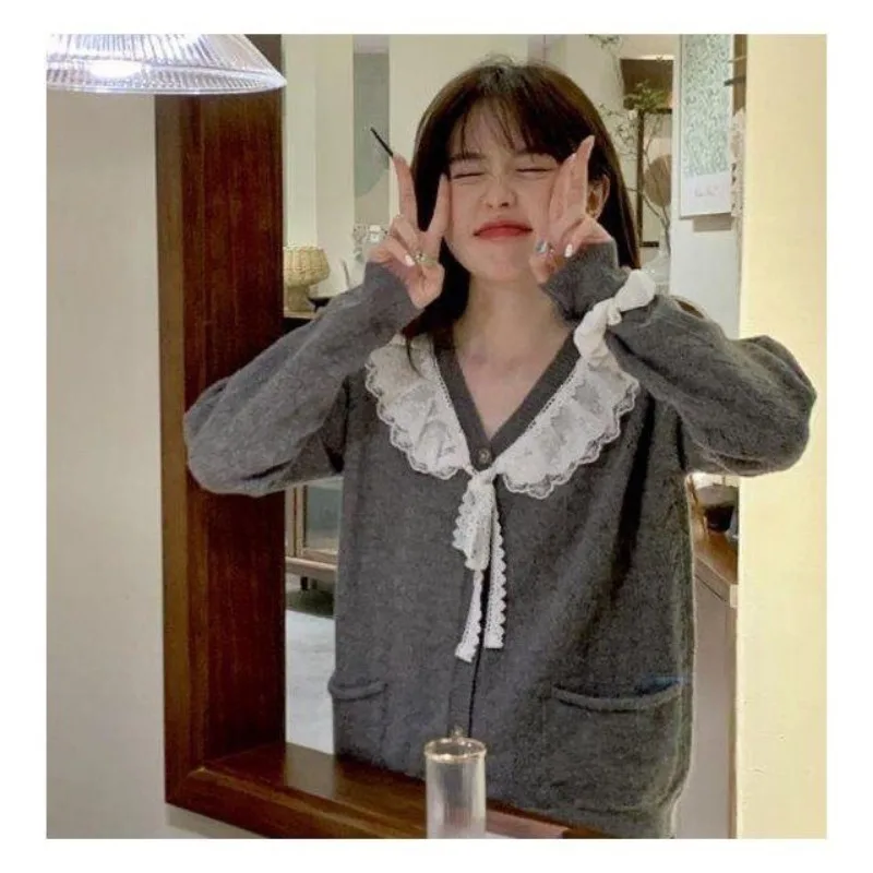 Dark Grey Women Cardigan Sweet Preppy Style Students Long Sleeve V-neck Lace Autumn Winter Daily Casual Female Knitted Sweater
Dark Grey Women Cardigan Sweet Preppy Style Students Long Sleeve V-neck Lace Autumn Winter Daily Casual Female Knitted Sweater