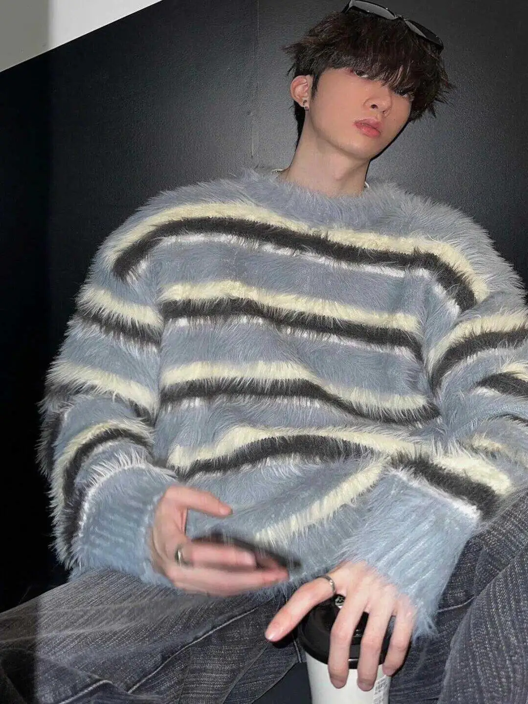 Американский свитер унисекс в сине-белую полоску, мягкий, в стиле ретро, простой вязаный джемпер, модный повседневный трикотаж
Американский свитер унисекс в сине-белую полоску, мягкий, в стиле ретро, простой вязаный джемпер, модный повседневный трикотаж