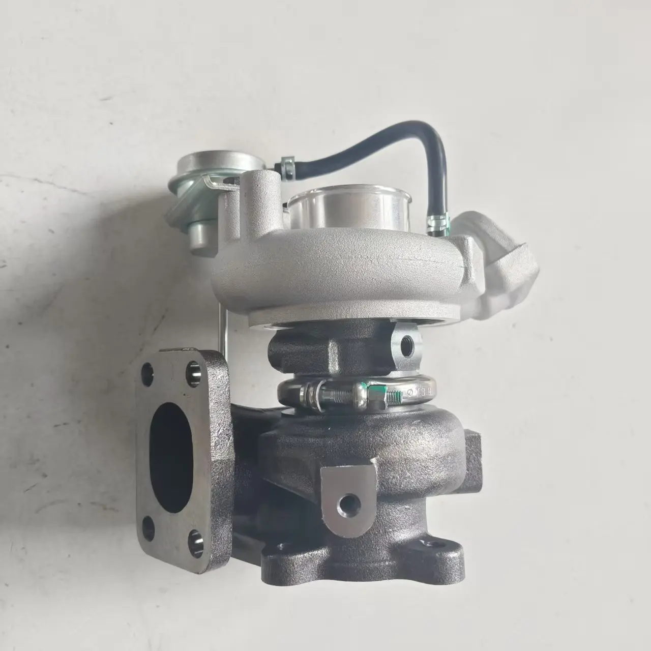 TD04 49389-02042 TURBO ME223610 49389-02040 49389-02041 FOR Truck, Bus with 4M50-3AT7 4M50T Engine
TD04 49389-02042 TURBO ME223610 49389-02040 49389-02041 FOR Truck, Bus with 4M50-3AT7 4M50T Engine