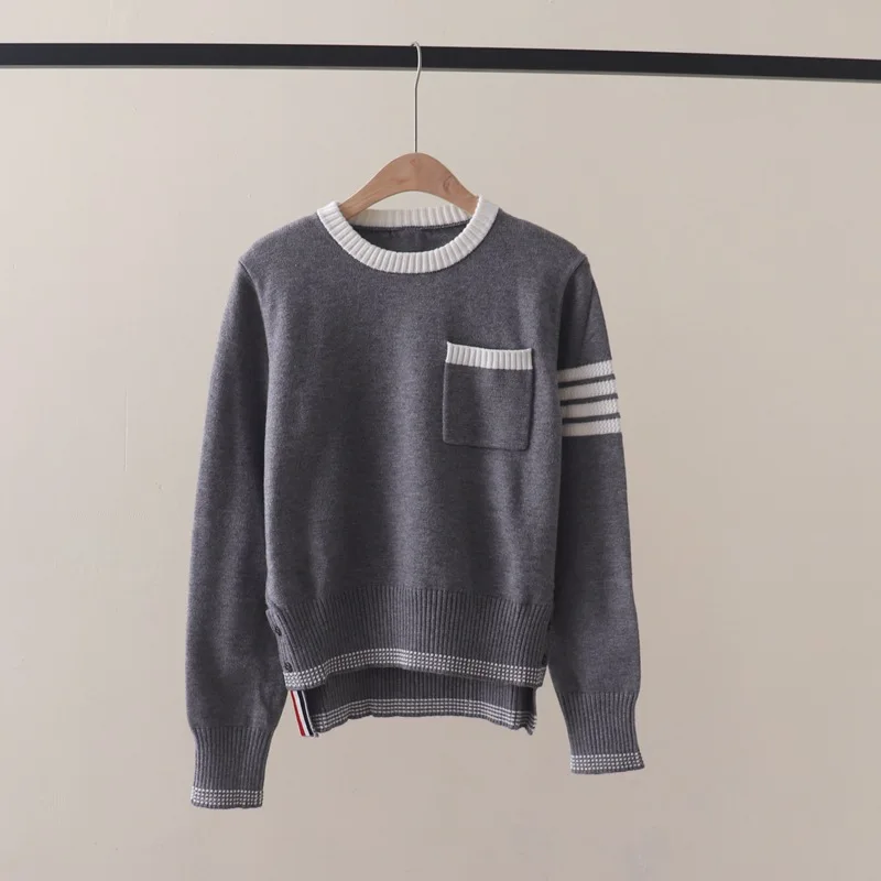 Knitted sweater with pullover, autumn and winter new style, chest pocket, color blocked, long sleeved striped base sweater
Knitted sweater with pullover, autumn and winter new style, chest pocket, color blocked, long sleeved striped base sweater
