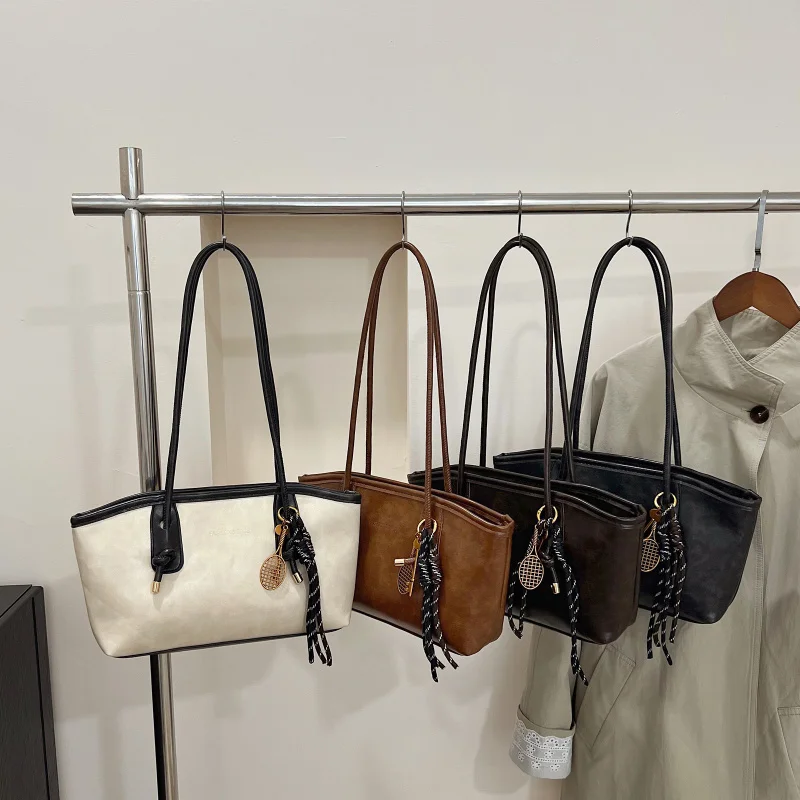 2025 New Simple Female Trend PU Leather Work Shoulder Bag woman Large Capacity body Bag Solid Color Commuting bag
2025 New Simple Female Trend PU Leather Work Shoulder Bag woman Large Capacity body Bag Solid Color Commuting bag