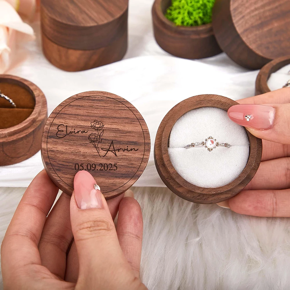 Деревянная шкатулка для обручальных колец с гравировкой, персонализированный подарок для невесты, драгоценный сувенир на свадьбу или предложение руки и сердца.
Деревянная шкатулка для обручальных колец с гравировкой, персонализированный подарок для невесты, драгоценный сувенир на свадьбу или предложение руки и сердца.