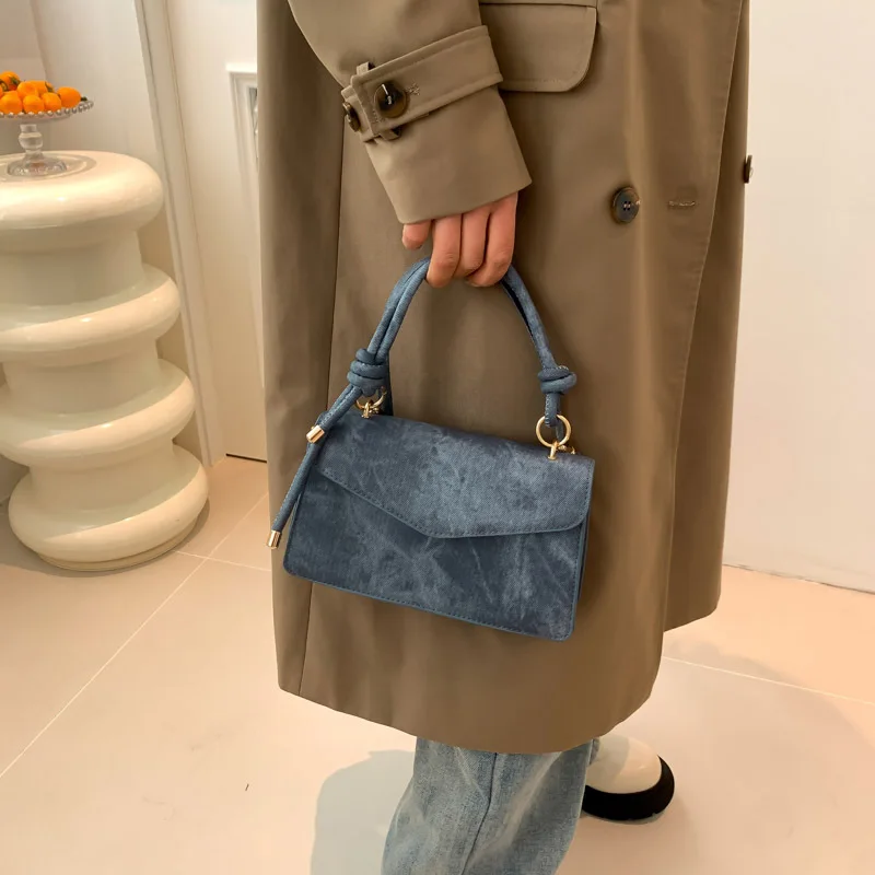 Women's new gradient color small square tote bag simple and fashionable, versatile single shoulder crossbody bag
Women's new gradient color small square tote bag simple and fashionable, versatile single shoulder crossbody bag