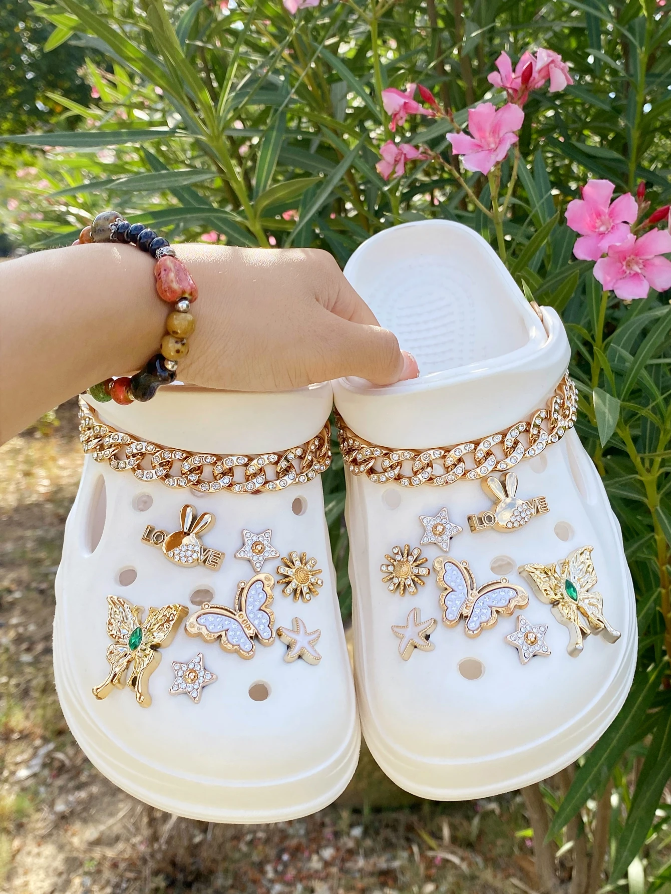 16 fashionable golden (green diamond butterfly, dotted diamond rabbit head, white butterfly, five-pointed star, small starfish,
16 fashionable golden (green diamond butterfly, dotted diamond rabbit head, white butterfly, five-pointed star, small starfish,