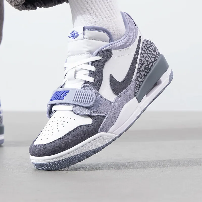 Мужская обувь Nike AIR JORDAN312, новые противоскользящие износостойкие баскетбольные кроссовки в стиле ретро с низким берцем CD7069-108
Мужская обувь Nike AIR JORDAN312, новые противоскользящие износостойкие баскетбольные кроссовки в стиле ретро с низким берцем CD7069-108