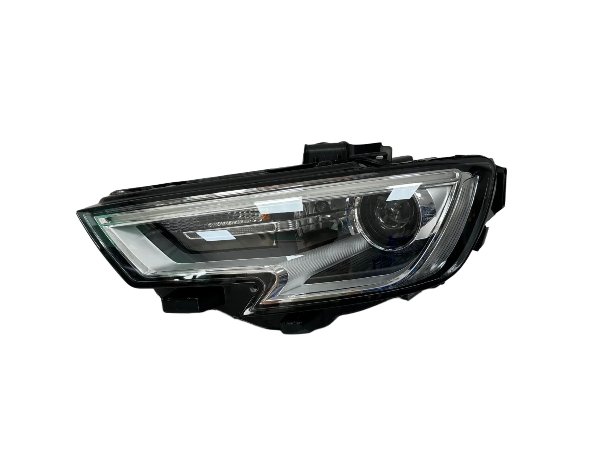 High quality headlights suitable for Audi A3 hernia lights 2017-2019 automotive parts A3 hernia headlights
High quality headlights suitable for Audi A3 hernia lights 2017-2019 automotive parts A3 hernia headlights