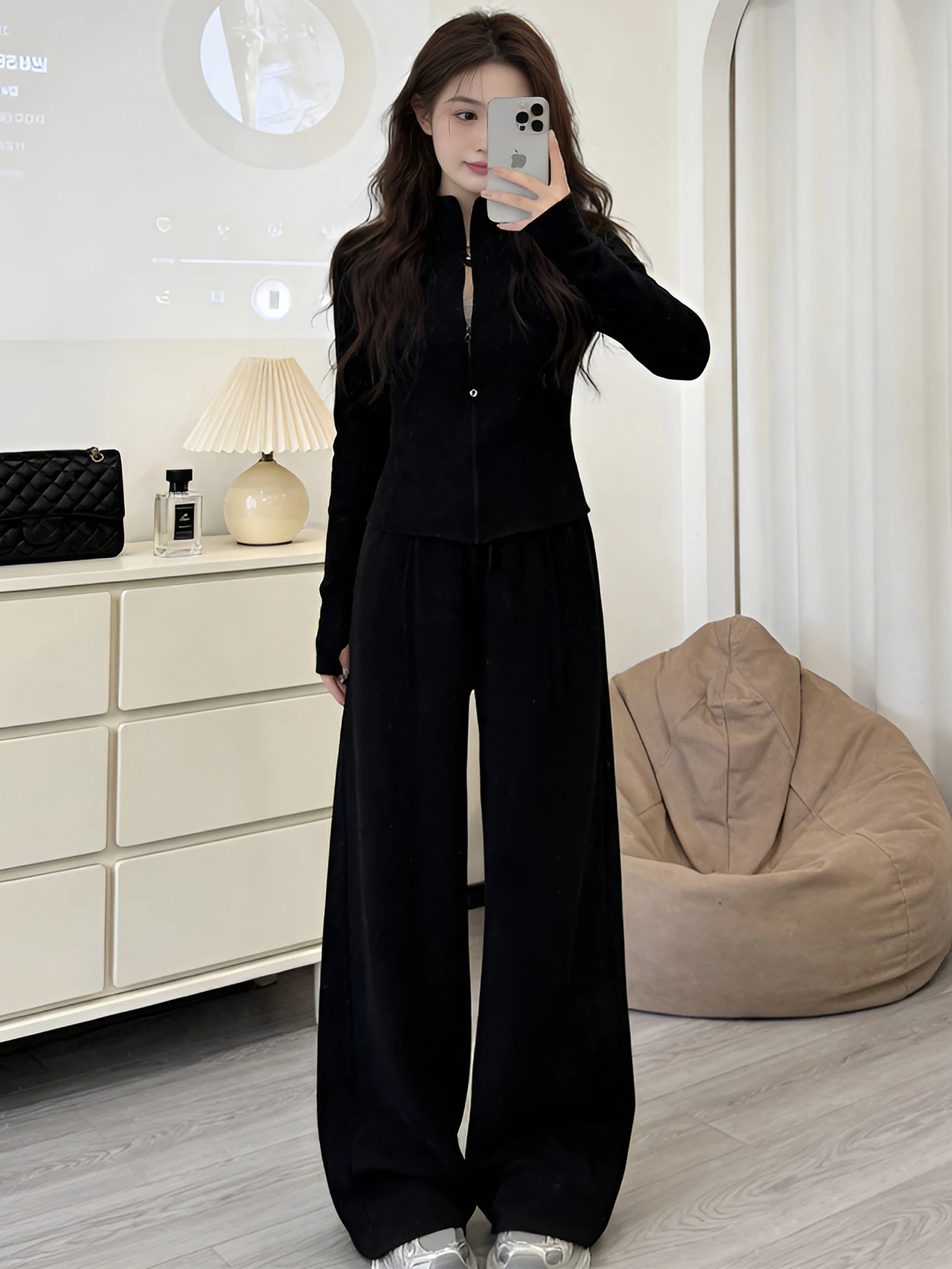 Fashionable Korean Style Women's Black Slimming Loose Spring Autumn Top Bottoms Set High Waist Commute Style Premium Quality
Fashionable Korean Style Women's Black Slimming Loose Spring Autumn Top Bottoms Set High Waist Commute Style Premium Quality
