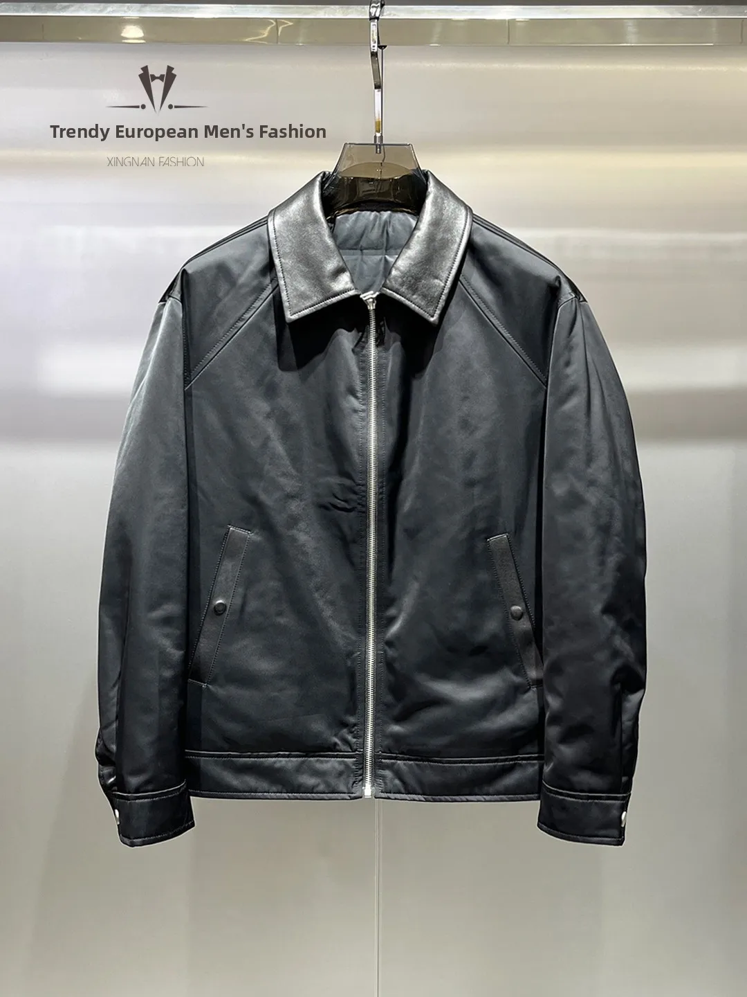 Men's Casual Quilted down Jacket Patchwork Genuine Leather Collar Zipper Closure Warm Business Casual Outerwear Coat
Men's Casual Quilted down Jacket Patchwork Genuine Leather Collar Zipper Closure Warm Business Casual Outerwear Coat