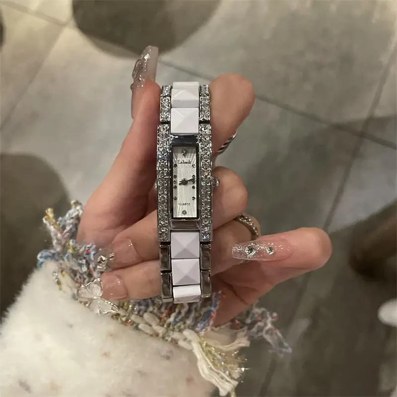 New women's diamond watch,high-end texture,simple casual fashion,small andexquisite student quartz watch,waterproof birthdaygift
New women's diamond watch,high-end texture,simple casual fashion,small andexquisite student quartz watch,waterproof birthdaygift