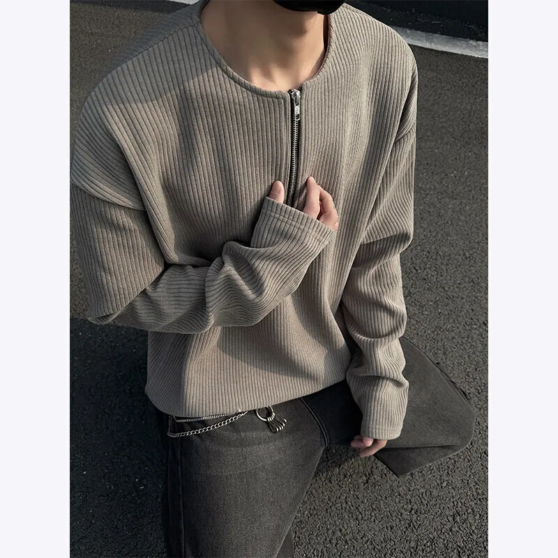 Spring Long Sleeved T-shirt Men Oversized Round Neck Zipper T Shirt Men Streetwear Korean Loose Pleated T Shirt Mens Top M-3XL
Spring Long Sleeved T-shirt Men Oversized Round Neck Zipper T Shirt Men Streetwear Korean Loose Pleated T Shirt Mens Top M-3XL