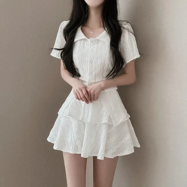 Elegant White Lace Slimming Top And Short Skirt Fashionable Two-Piece Set Korean Style Spring Autumn Winter Women's Clothing
Elegant White Lace Slimming Top And Short Skirt Fashionable Two-Piece Set Korean Style Spring Autumn Winter Women's Clothing