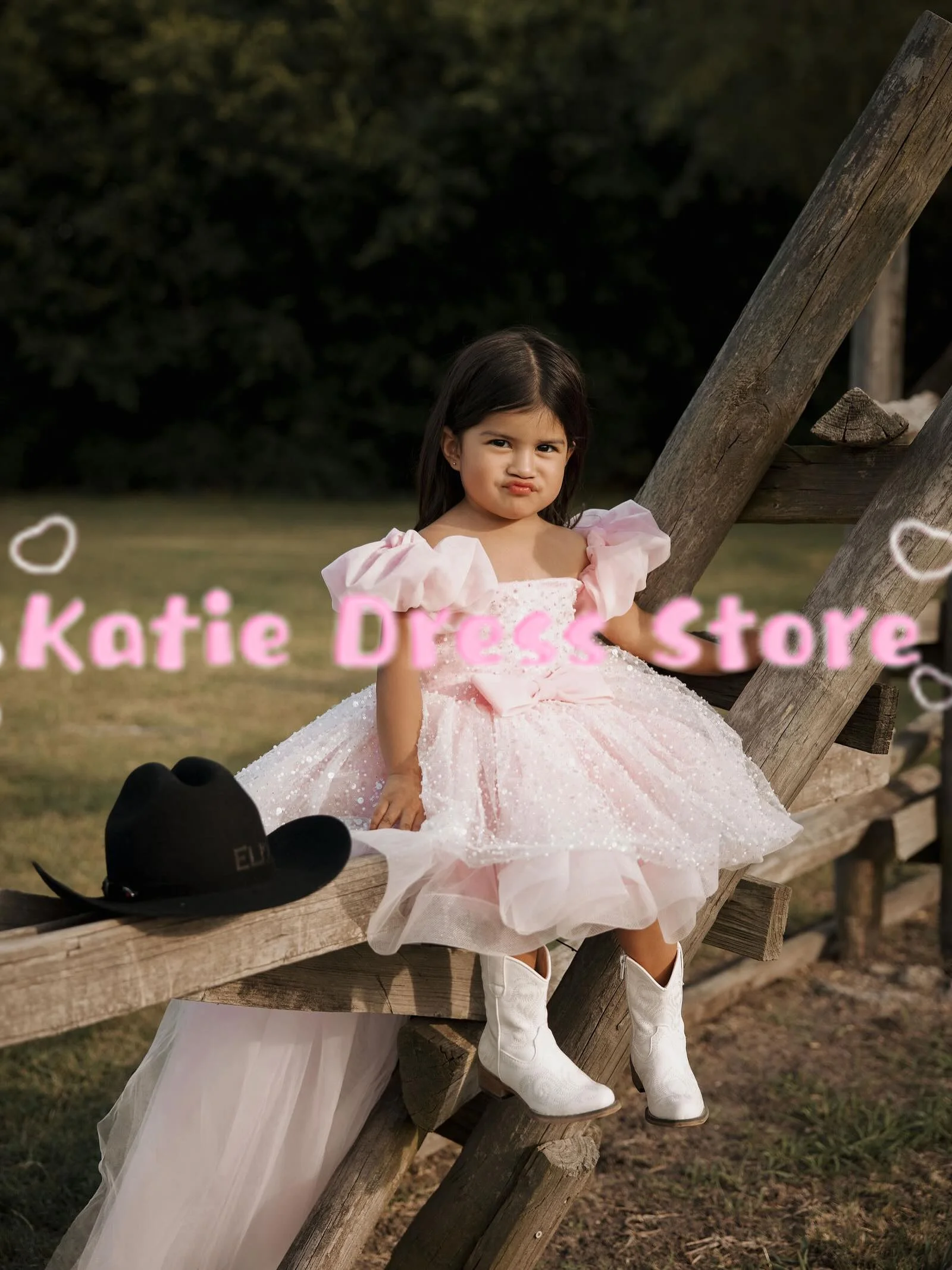Sparkling Flower Girl Dress For Wedding Bubble Sleeve Sequins Puffy Kids Birthday Party First Communion Ball Gowns Customized
Sparkling Flower Girl Dress For Wedding Bubble Sleeve Sequins Puffy Kids Birthday Party First Communion Ball Gowns Customized