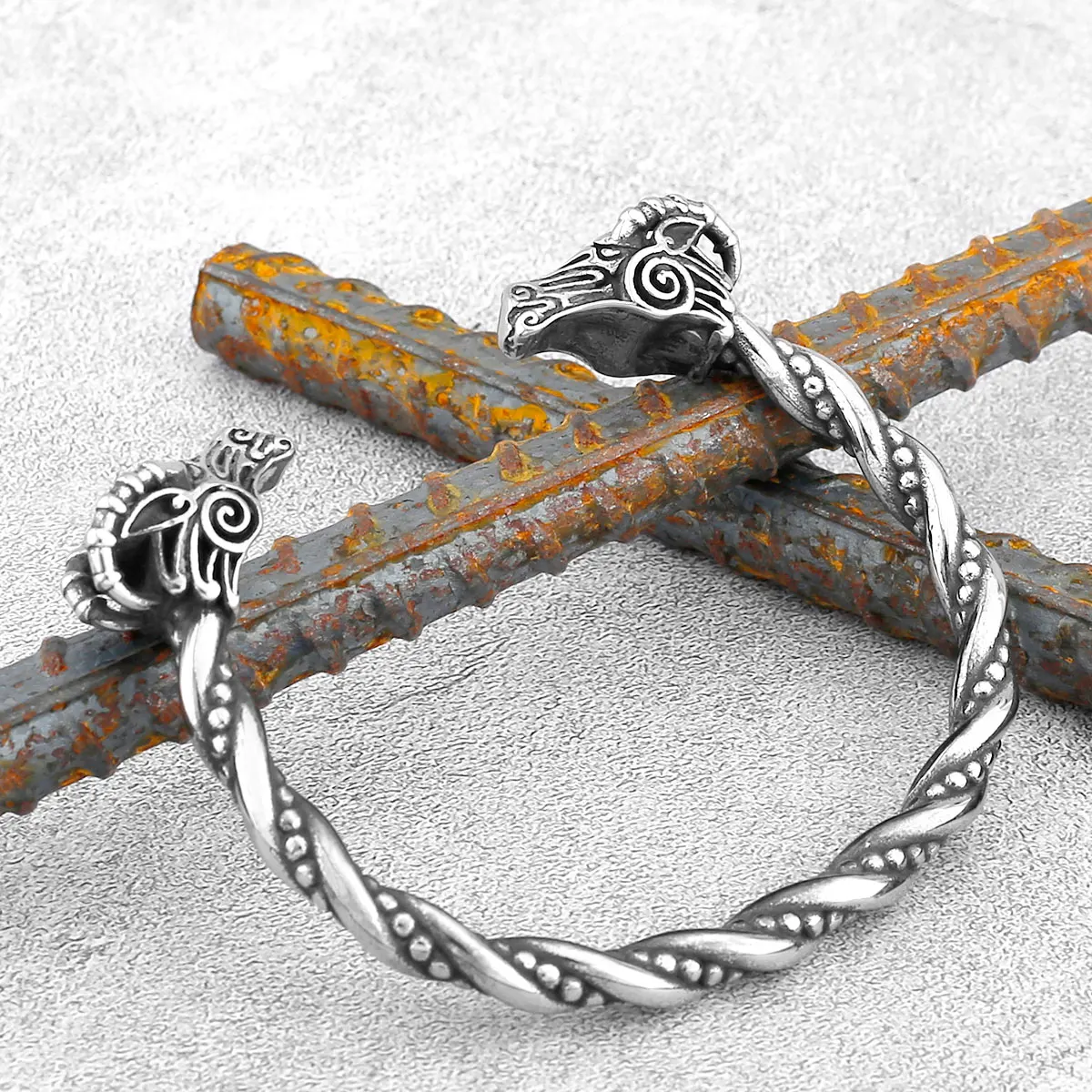 Pop Retro Creative Viking Animal Valknut Bracelet Odin Hip Hop Retro Stainless Steel Jewelry Bracelet Amulet Wholesale
Pop Retro Creative Viking Animal Valknut Bracelet Odin Hip Hop Retro Stainless Steel Jewelry Bracelet Amulet Wholesale