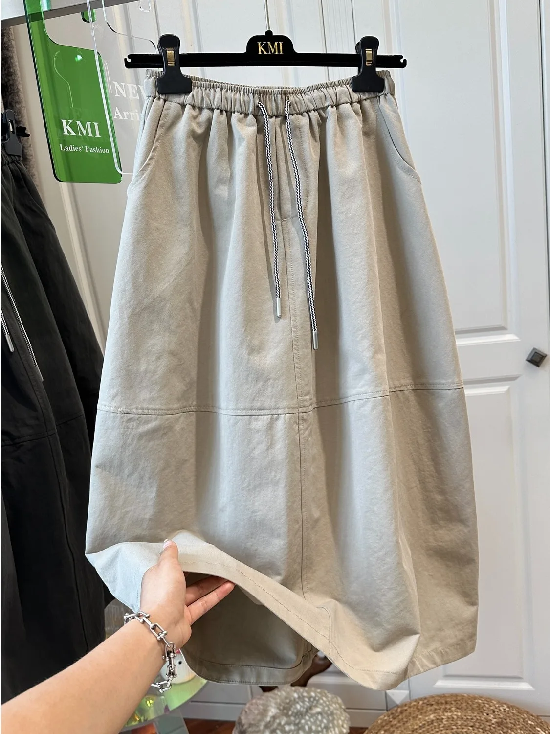 High Waist A-Line Pleated Workwear Skirt Women's Casual Dstring Skirts Spring Autumn Slimming Japanese Sle
High Waist A-Line Pleated Workwear Skirt Women's Casual Dstring Skirts Spring Autumn Slimming Japanese Sle