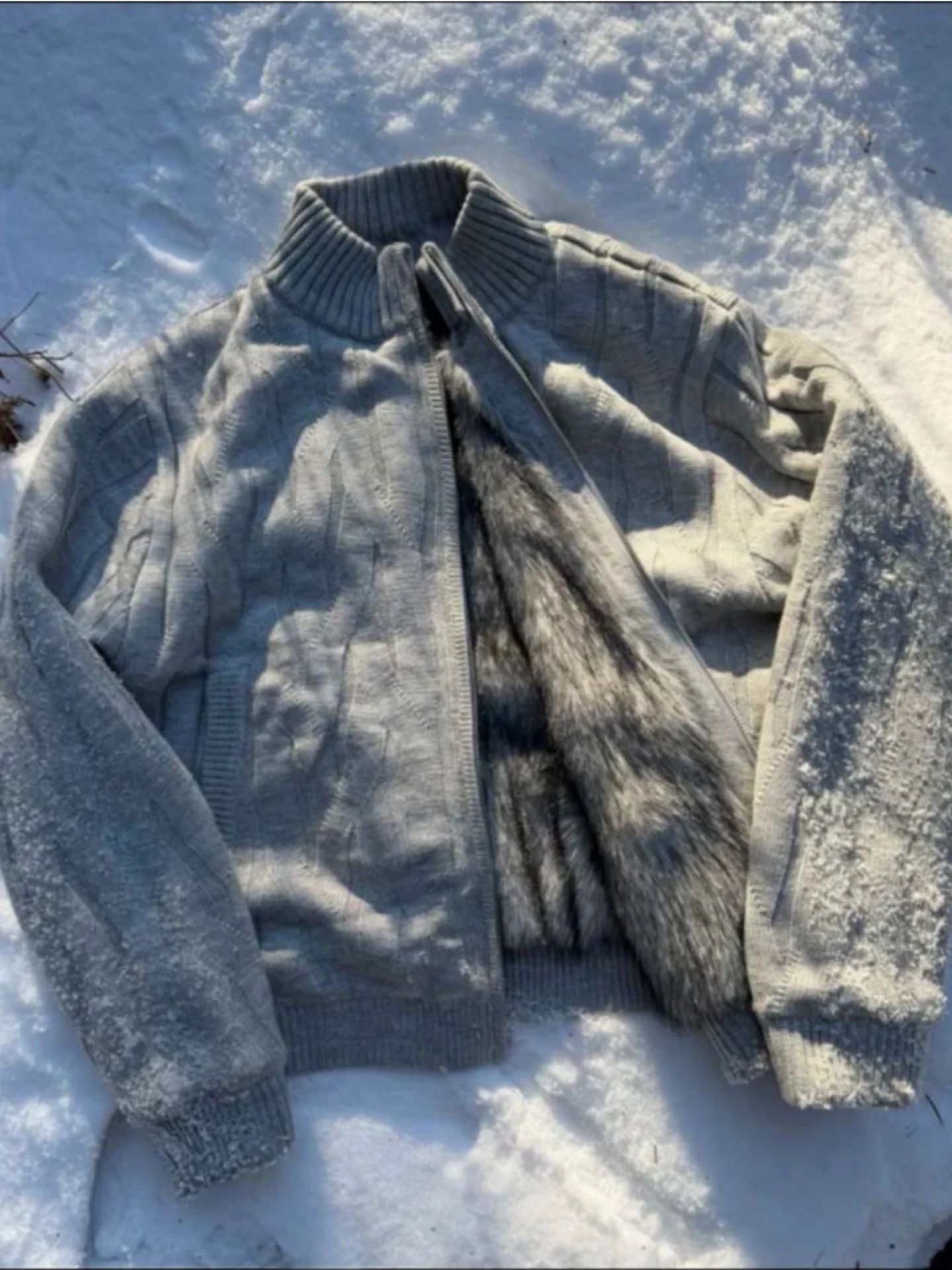 Мужской зимний утепленный вязаный кардиган Wolf King Mountain Eagle с воротником-стойкой, класса люкс
Мужской зимний утепленный вязаный кардиган Wolf King Mountain Eagle с воротником-стойкой, класса люкс