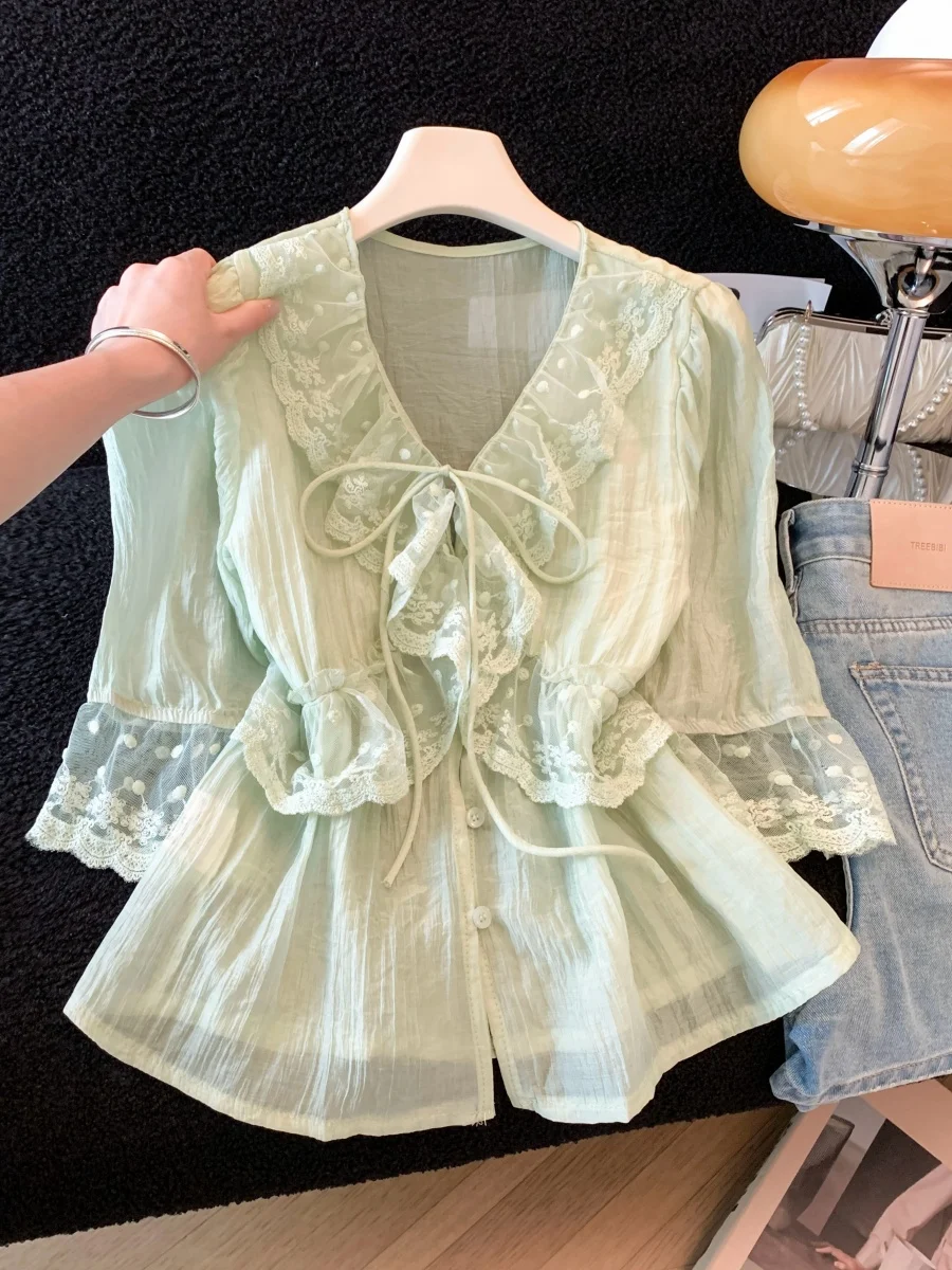 Mint Green Lace Patchwork V-Neck Short Sleeve Shirt Women Summer Design Sensible Light Maturity Top French Style Loose Fit
Mint Green Lace Patchwork V-Neck Short Sleeve Shirt Women Summer Design Sensible Light Maturity Top French Style Loose Fit
