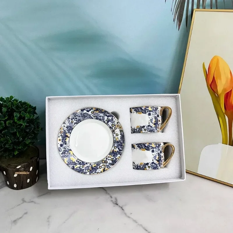 Blue Flower Series Bone Porcelain Coffee Cup European Light Luxury High-end Office Afternoon Tea Cup Star Cup Gift Box vajilla
Blue Flower Series Bone Porcelain Coffee Cup European Light Luxury High-end Office Afternoon Tea Cup Star Cup Gift Box vajilla